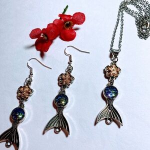 Mermaid tail pendant necklace and earrings set